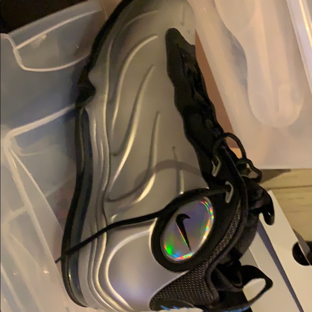 Tim Duncan posits